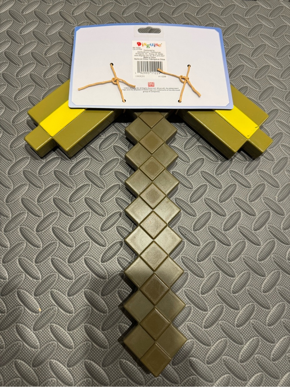 Minecraft Gold Pickaxe Costume Accessory - Picture 2 of 3